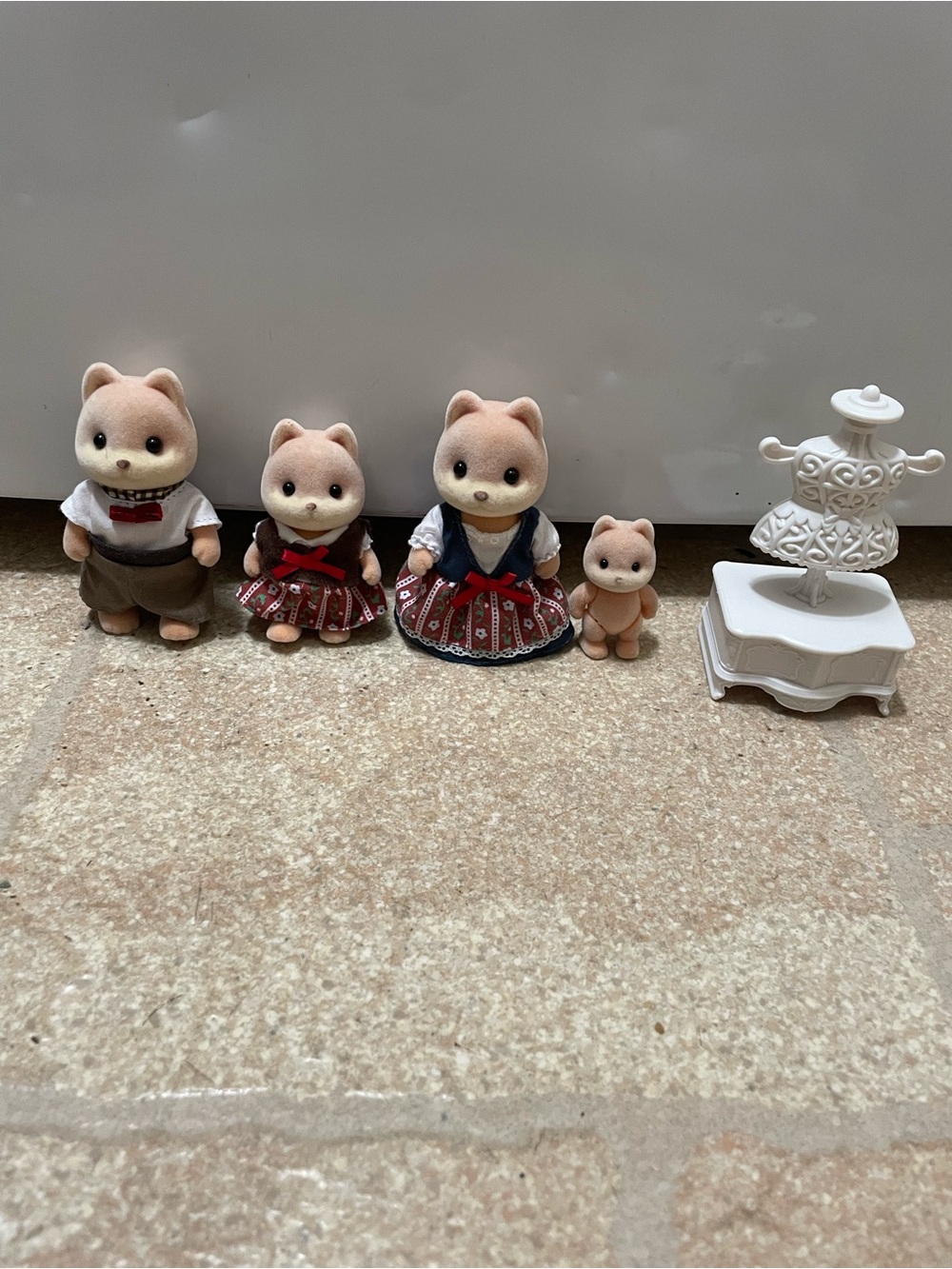 Calico Critters Caramel Dog Family Sylvanian Families Lot of 4 Figures